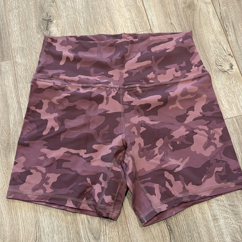 Lululemon purple camo align shorts 6”
